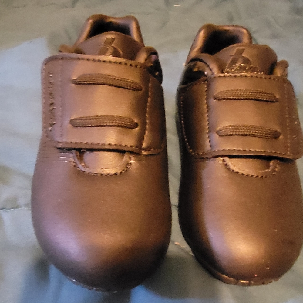 Black toddler cleats size 8